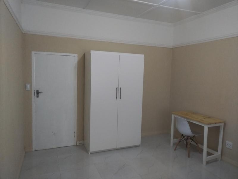 To Let 1 Bedroom Property for Rent in Woodstock Western Cape